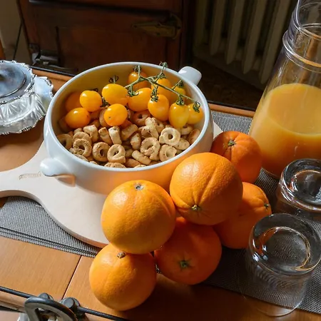 Al Glicine Di Sant'abondio 빌라