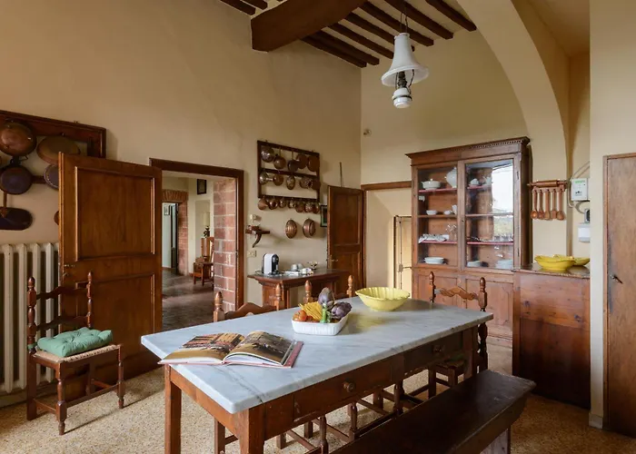 Al Glicine Di Sant'abondio Сиена